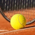 Tenisz: győzelem az első fordulóban