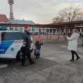 Rendőrautóval az iskolába