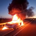 Kigyulladt egy személyautó Ceglédbercelnél