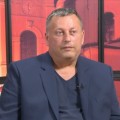 Függetlenként folytatja