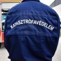Kigyulladt két lakóautó és egy melléképület