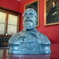 Kossuth mellszobor és katalógus