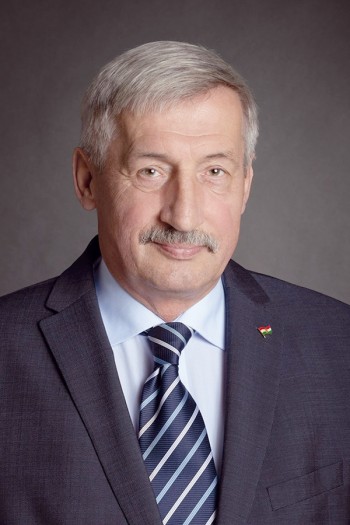 Dr. Csáky András polgármester